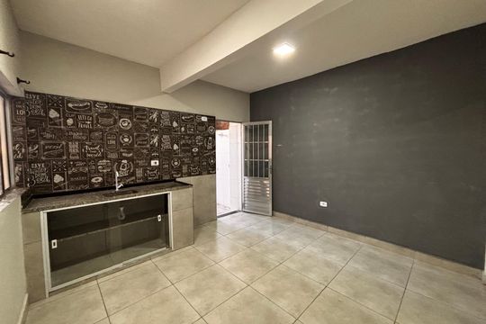Cozinha de casa para alugar com 1 quarto, 50m² em Vila Engenho Novo, Barueri