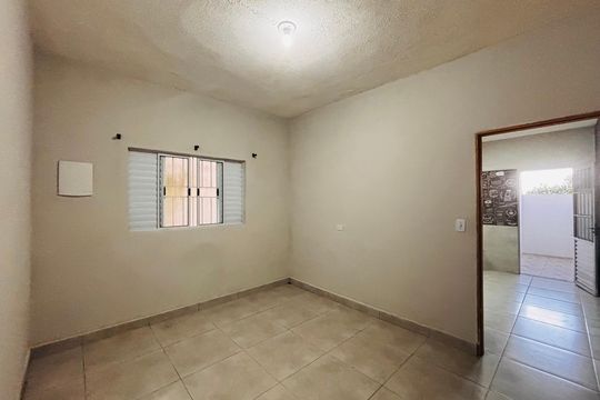 Quarto de casa para alugar com 1 quarto, 50m² em Vila Engenho Novo, Barueri