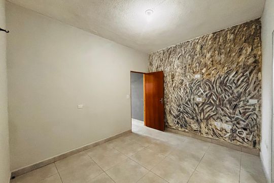 Quarto de casa para alugar com 1 quarto, 50m² em Vila Engenho Novo, Barueri