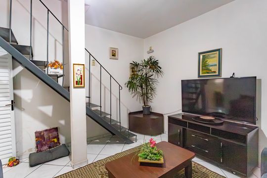 Casa à venda com 4 quartos, 384m² em Americanópolis, São Paulo