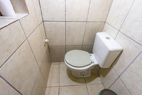 Banheiro da churrasqueira de casa à venda com 4 quartos, 384m² em Americanópolis, São Paulo