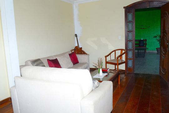 Sala de casa à venda com 1 quarto, 220m² em Goiânia, Belo Horizonte