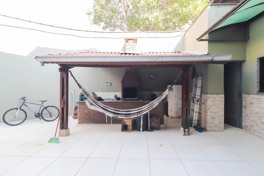 Quintal de casa à venda com 3 quartos, 120m² em Cidade Líder, São Paulo