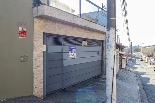 Fachada de casa à venda com 3 quartos, 120m² em Cidade Líder, São Paulo