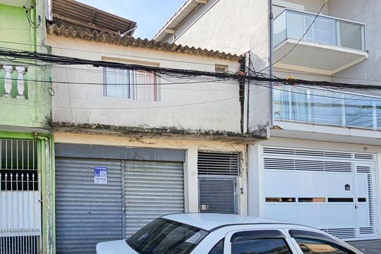 Fachada de casa para alugar com 2 quartos, 125m² em Conceicao, Osasco