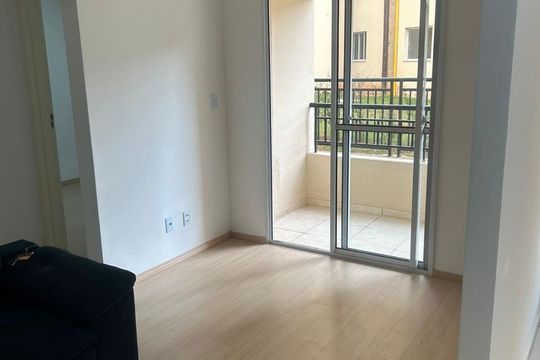Sala de apartamento para alugar com 2 quartos, 50m² em Roselândia, Cotia
