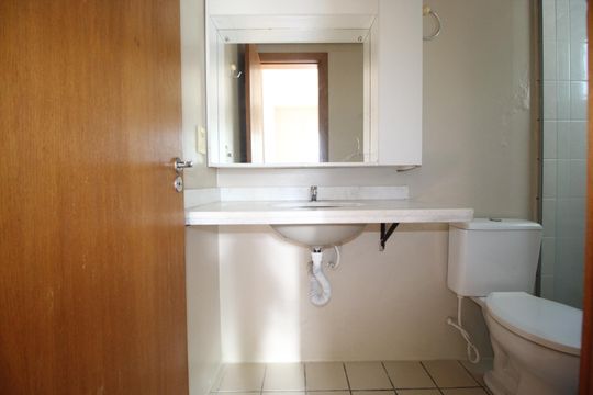 Banheiro da Suíte 1 de apartamento à venda com 2 quartos, 67m² em Jardim Itu, Porto Alegre