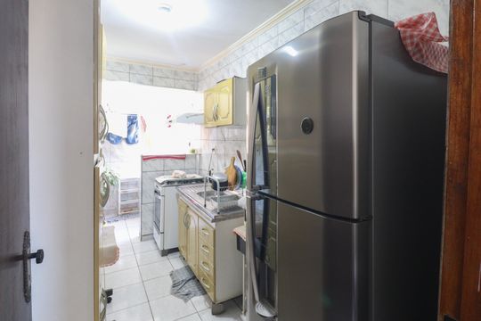 Cozinha de apartamento para alugar com 2 quartos, 50m² em Conjunto Habitacional Jova Rural, São Paulo