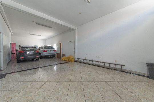 Garagem de casa para alugar com 3 quartos, 600m² em Vila das Belezas, São Paulo