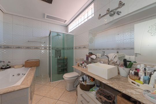 Banheiro Social de casa para alugar com 3 quartos, 600m² em Vila das Belezas, São Paulo