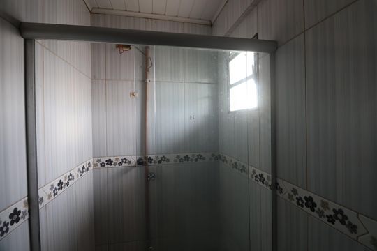 Banheiro de kitnet/studio à venda com 1 quarto, 50m² em Centro, Canoas