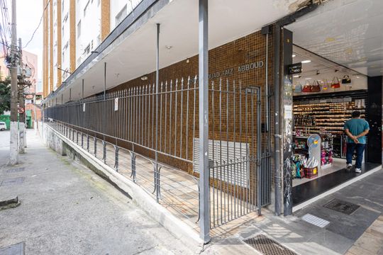 Fachada de apartamento para alugar com 1 quarto, 45m² em Pinheiros, São Paulo