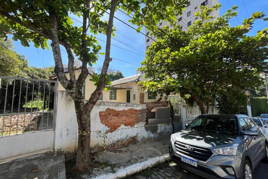 Fachada de casa à venda com 2 quartos, 800m² em Tucuruvi, São Paulo