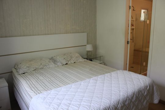 Suíte 1 de casa de condomínio para alugar com 3 quartos, 173m² em Jardim Passargada I, Cotia