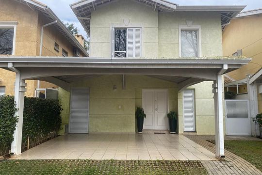 Fachada de casa de condomínio para alugar com 3 quartos, 173m² em Jardim Passargada I, Cotia