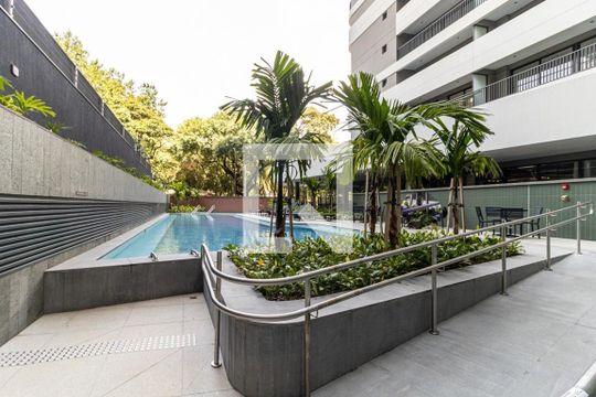 Piscina de apartamento para alugar com 1 quarto, 58m² em Santa Ifigênia, São Paulo