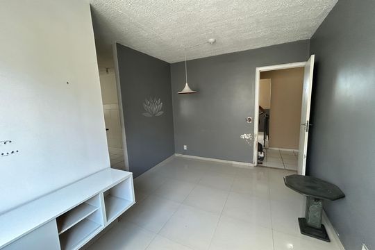 Sala de apartamento para alugar com 2 quartos, 45m² em Pavuna, Nilópolis