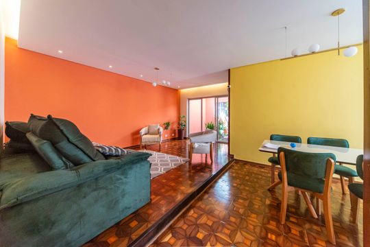 Casa à venda com 6 quartos, 270m² em Vila Alzira, Santo André