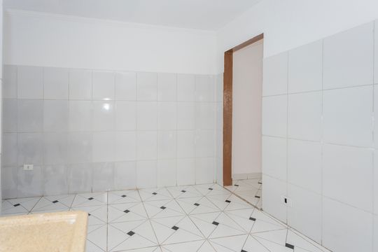 Cozinha de casa para alugar com 1 quarto, 60m² em Jardim Santa Margarida, São Paulo