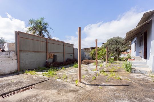Quintal de casa para alugar com 5 quartos, 680m² em Jardim Alfredo, São Paulo