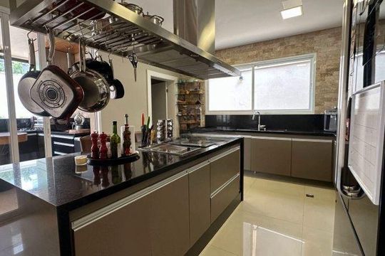Casa à venda com 4 quartos, 450m² em Alphaville, Santana de Parnaíba
