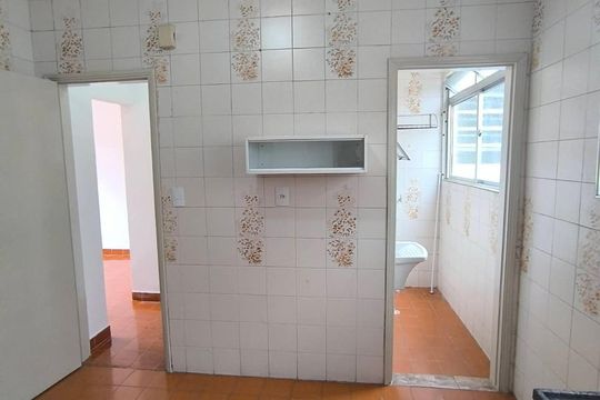 Cozinha de apartamento para alugar com 1 quarto, 60m² em Vila Valenca, São Vicente