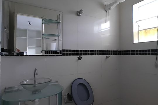 Banheiro de apartamento para alugar com 3 quartos, 90m² em Osvaldo Rezende, Uberlândia