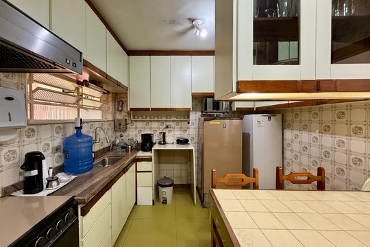 Cozinha de casa à venda com 3 quartos, 137m² em Jardim Aeroporto, São Paulo