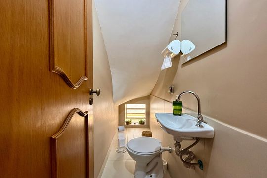 Lavabo de casa à venda com 3 quartos, 137m² em Jardim Aeroporto, São Paulo