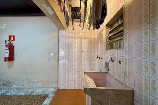 Área de Serviço de casa à venda com 3 quartos, 137m² em Jardim Aeroporto, São Paulo