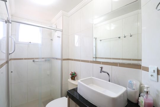 Banheiro de apartamento à venda com 2 quartos, 52m² em Vila Leopoldina, São Paulo