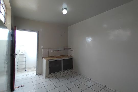 Cozinha de apartamento para alugar com 3 quartos, 75m² em Osvaldo Rezende, Uberlândia