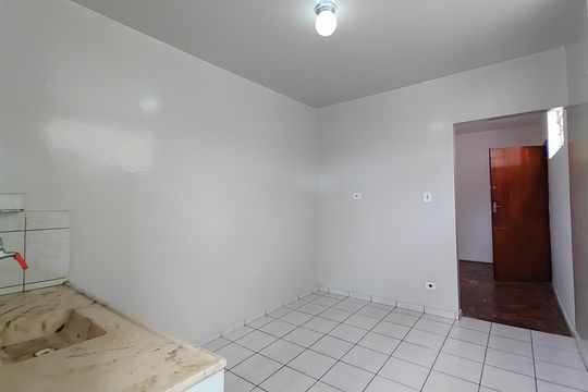 Cozinha de apartamento para alugar com 3 quartos, 75m² em Osvaldo Rezende, Uberlândia