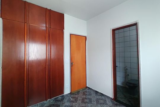 Quarto 1 de apartamento para alugar com 3 quartos, 75m² em Granada, Uberlândia