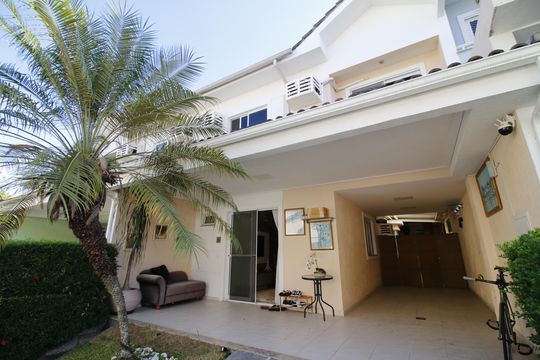 Fachada de casa de condomínio à venda com 3 quartos, 230m² em Freguesia (jacarepaguá), Rio de Janeiro