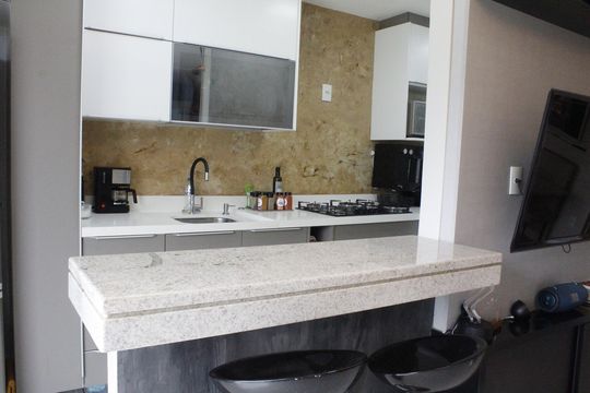 Cozinha de apartamento à venda com 2 quartos, 79m² em Barra Olímpica, Rio de Janeiro