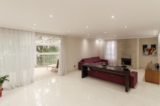 Casa de Condomínio para alugar com 3 quartos, 500m² em Vila Irmaos Arnoni, São Paulo