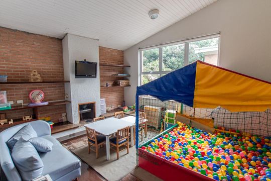 Área comum - Brinquedoteca de casa de condomínio para alugar com 3 quartos, 500m² em Vila Irmaos Arnoni, São Paulo