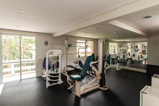 Área comum - Academia de casa de condomínio para alugar com 3 quartos, 500m² em Vila Irmaos Arnoni, São Paulo