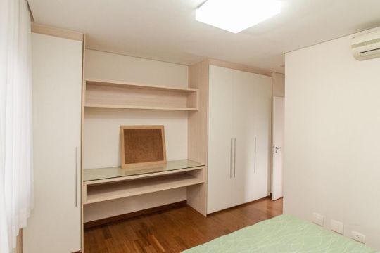 Suíte 2 de casa de condomínio para alugar com 3 quartos, 500m² em Vila Irmaos Arnoni, São Paulo
