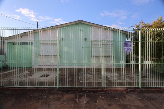 Fachada Placa de casa à venda com 4 quartos, 160m² em Fátima, Canoas