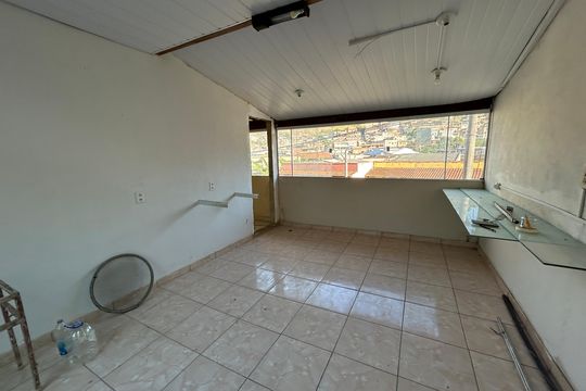 Sala de casa para alugar com 1 quarto, 63m² em Vila Valqueire, Rio de Janeiro