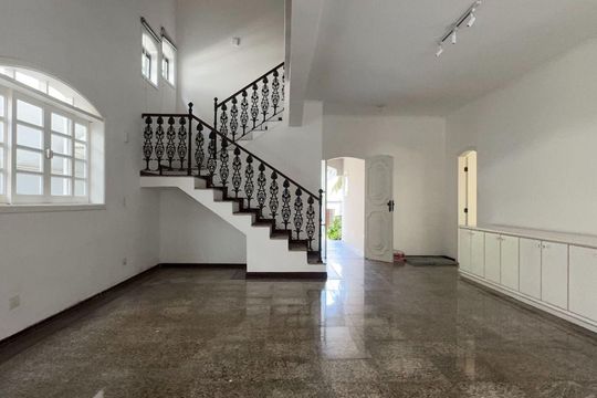 Casa para alugar com 4 quartos, 315m² em Alphaville, Santana de Parnaíba