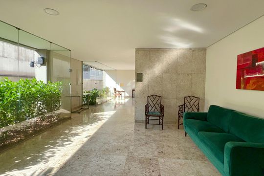 Hall de entrada de apartamento à venda com 3 quartos, 104m² em Cerqueira César, São Paulo