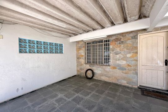 Garagem de casa à venda com 2 quartos, 75m² em Chácara Santo Antônio (zona Sul), São Paulo