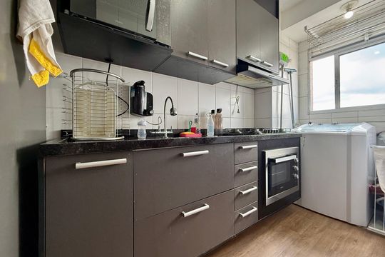 Cozinha de apartamento à venda com 2 quartos, 49m² em Jardim São Luís, São Paulo
