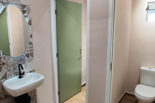 Banheiro de casa à venda com 2 quartos, 229m² em Conjunto Residencial Butanta, São Paulo