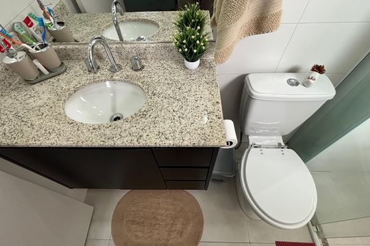 Banheiro da Suíte de apartamento à venda com 3 quartos, 78m² em Vila Assunção, Santo André