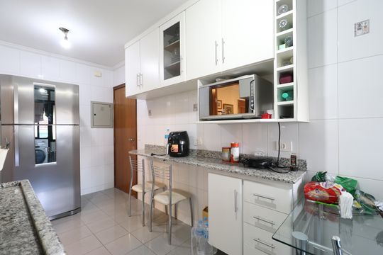Cozinha de apartamento à venda com 3 quartos, 96m² em Bela Aliança, São Paulo