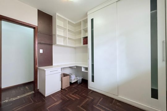 Casa à venda com 3 quartos, 210m² em Castelo, Belo Horizonte